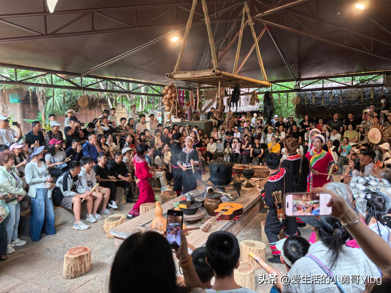 Yunnan Nationalities Village Guide: Experience the Thousand-Year Culture of 26 Ethnic Groups by Dianchi Lake