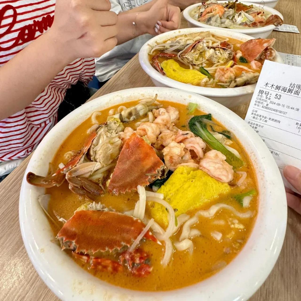 The Complete Guide to Pulandian Mountain-Sea Hot Springs: 5 Hidden Attractions + 5 Authentic Local Delicacies