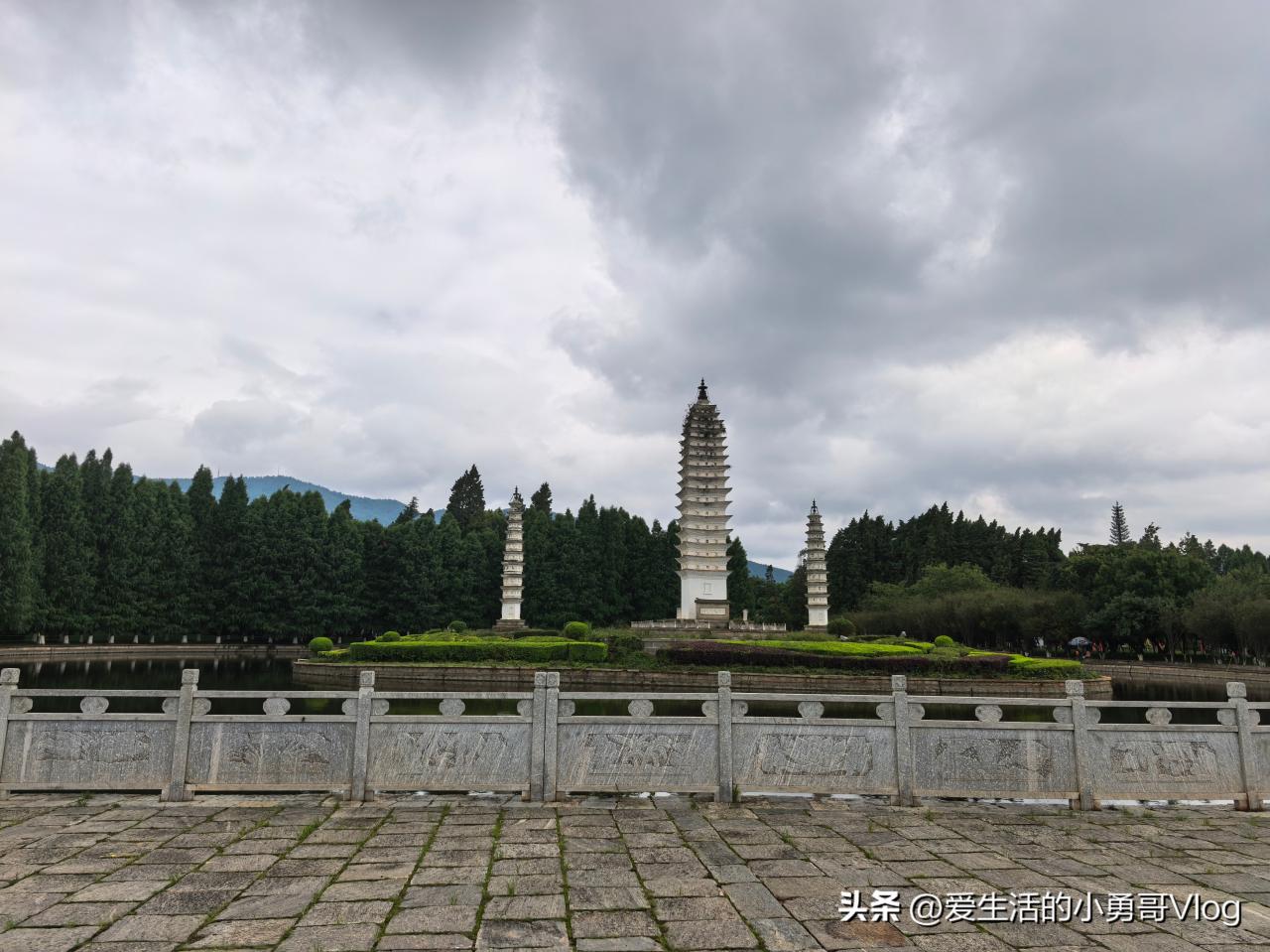Yunnan Nationalities Village Guide: Experience the Thousand-Year Culture of 26 Ethnic Groups by Dianchi Lake