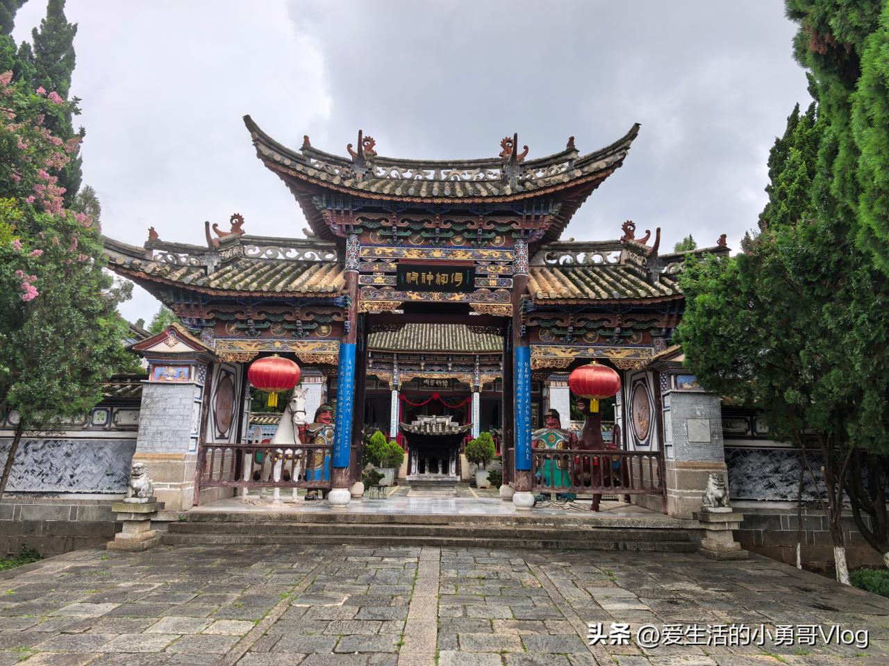 Yunnan Nationalities Village Guide: Experience the Thousand-Year Culture of 26 Ethnic Groups by Dianchi Lake