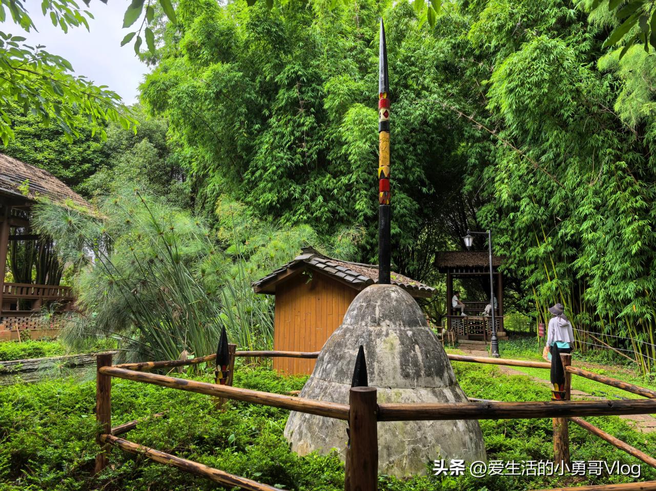 Yunnan Nationalities Village Guide: Experience the Thousand-Year Culture of 26 Ethnic Groups by Dianchi Lake