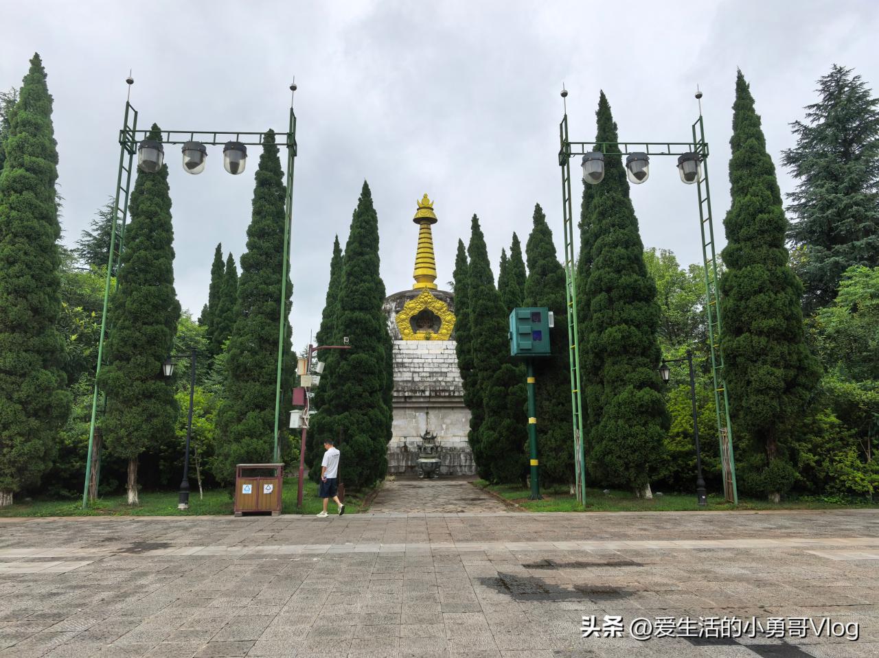 Yunnan Nationalities Village Guide: Experience the Thousand-Year Culture of 26 Ethnic Groups by Dianchi Lake