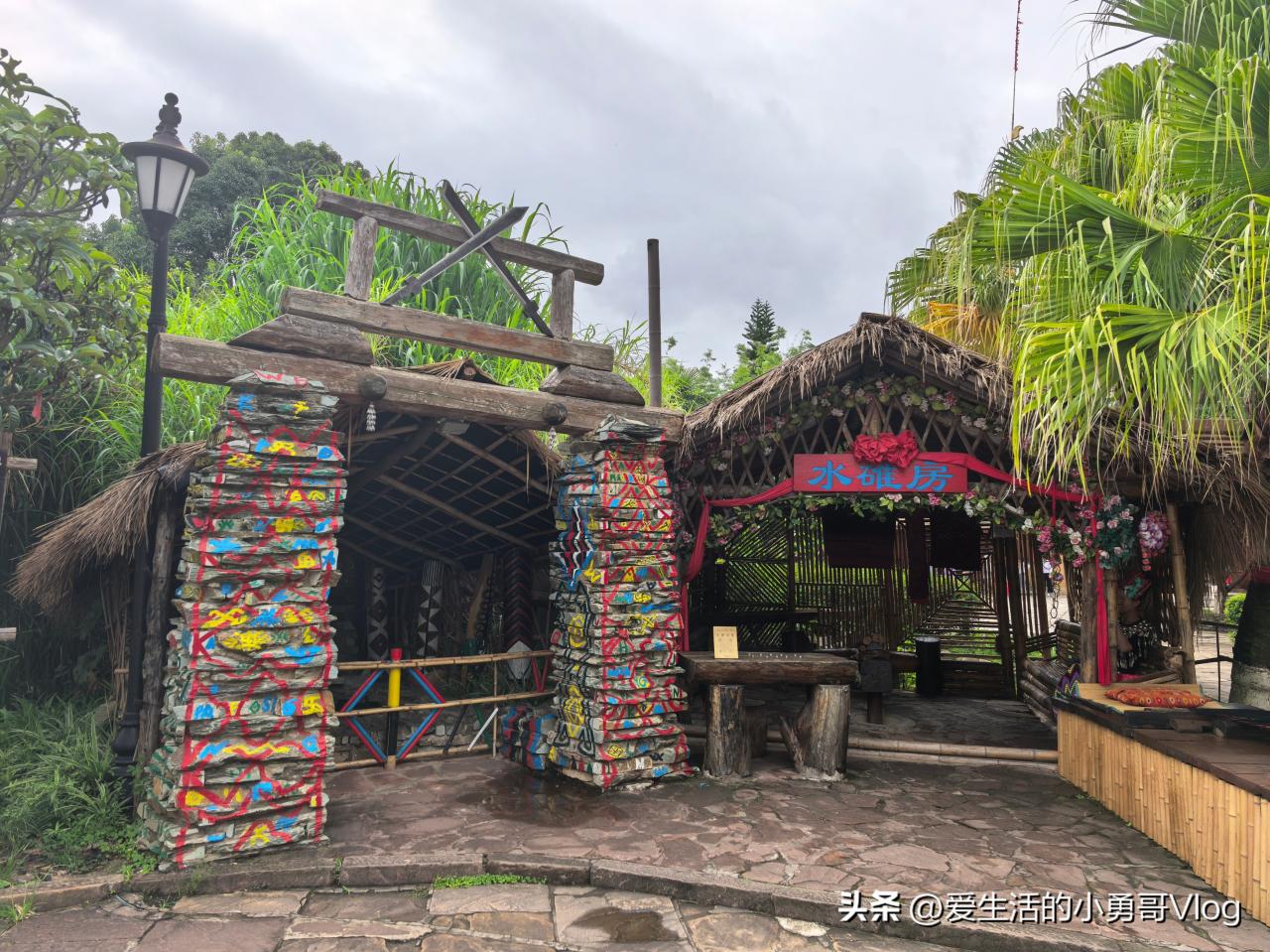 Yunnan Nationalities Village Guide: Experience the Thousand-Year Culture of 26 Ethnic Groups by Dianchi Lake