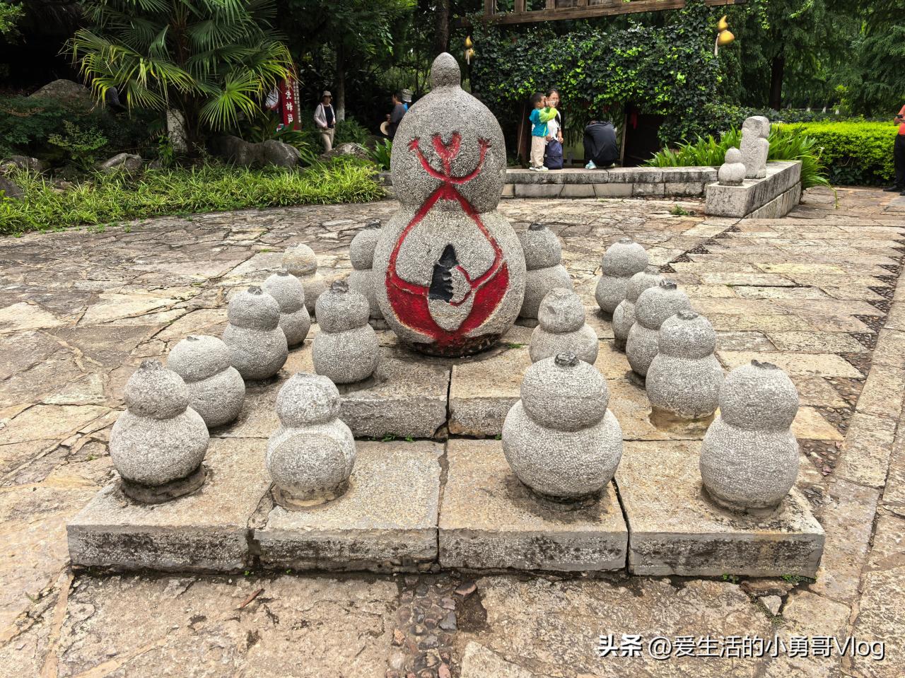 Yunnan Nationalities Village Guide: Experience the Thousand-Year Culture of 26 Ethnic Groups by Dianchi Lake