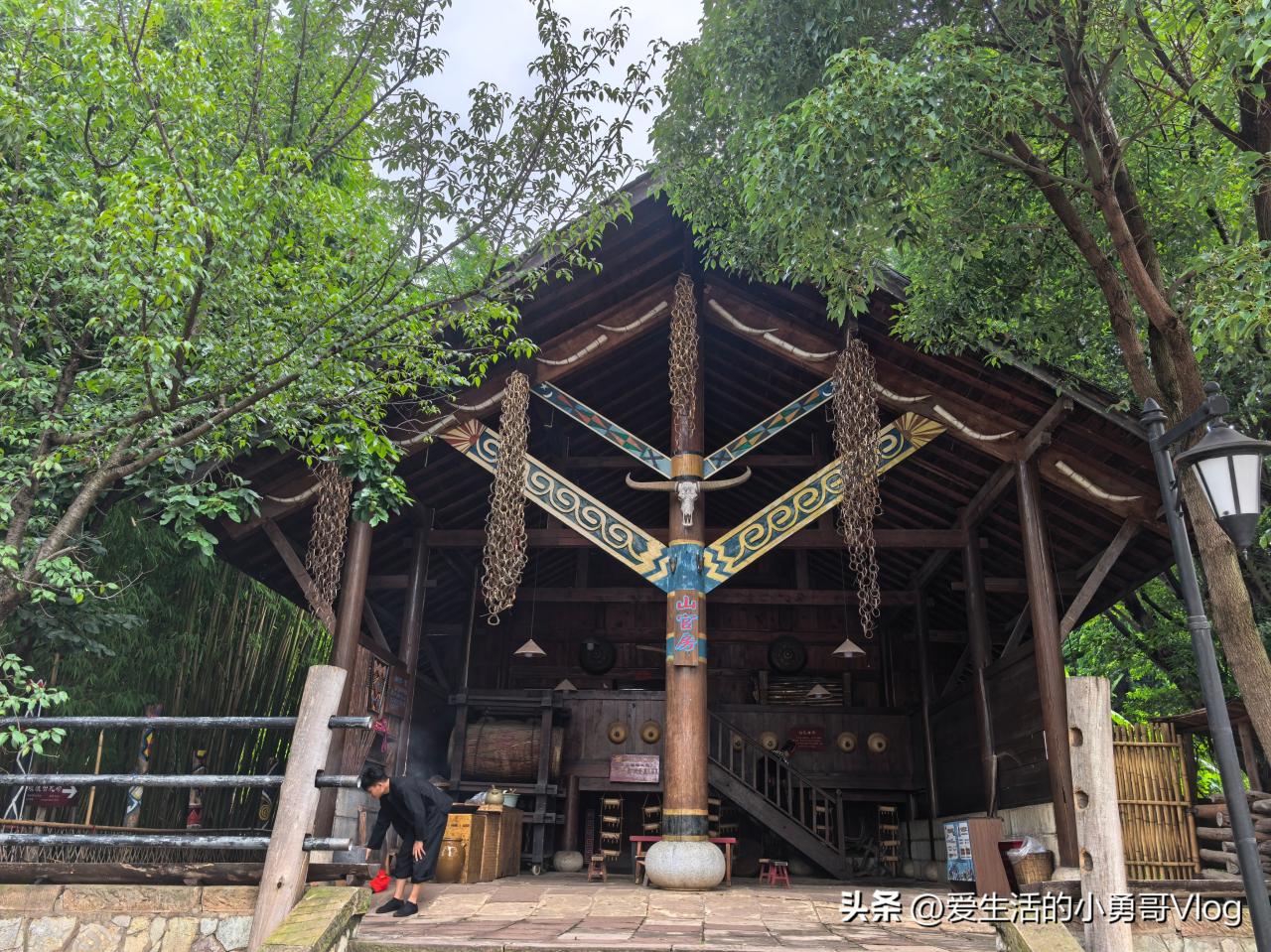 Yunnan Nationalities Village Guide: Experience the Thousand-Year Culture of 26 Ethnic Groups by Dianchi Lake