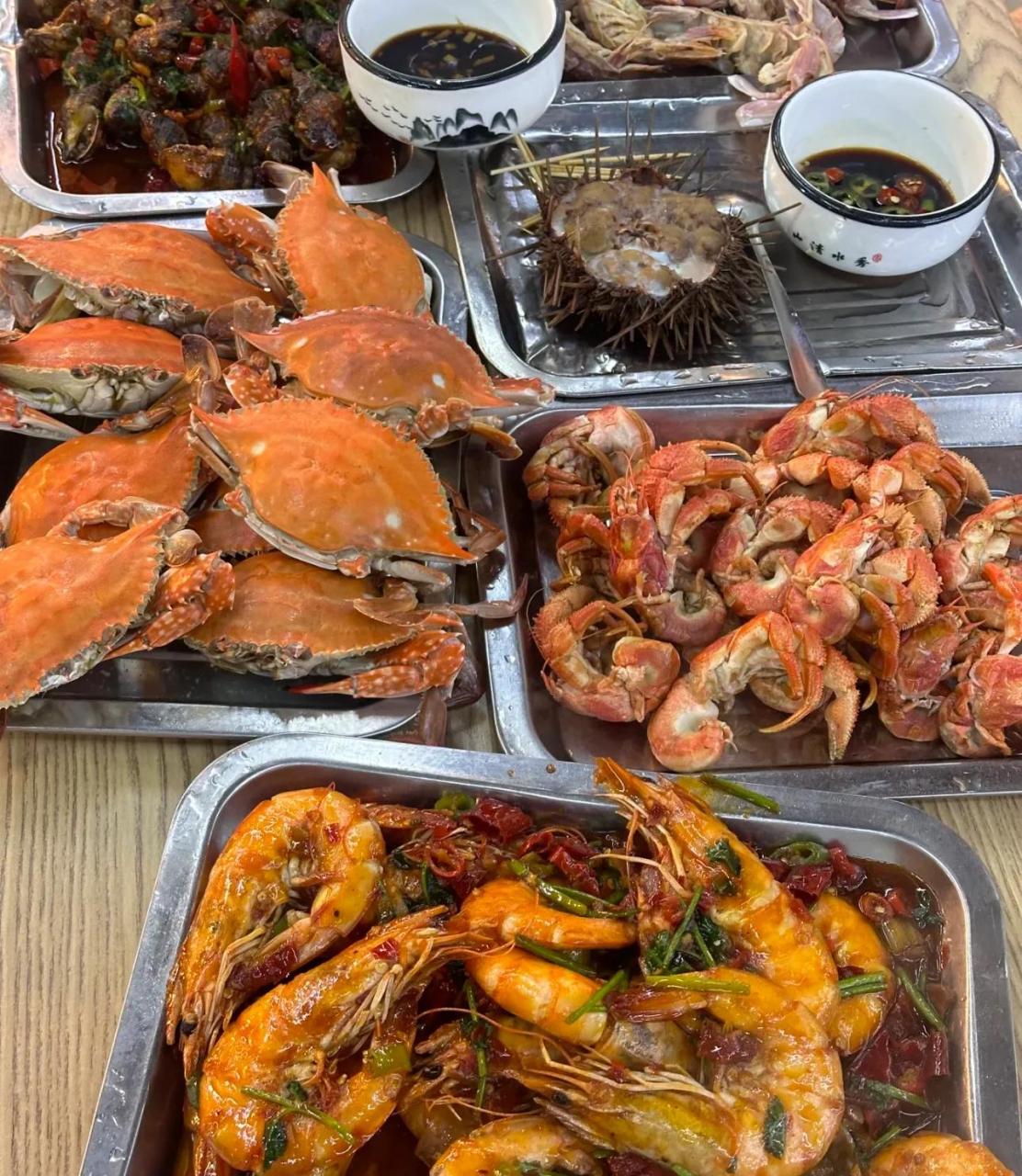 The Complete Guide to Pulandian Mountain-Sea Hot Springs: 5 Hidden Attractions + 5 Authentic Local Delicacies