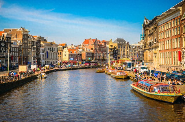 places stay amsterdam: Amsterdam, a world-famous tourist destination