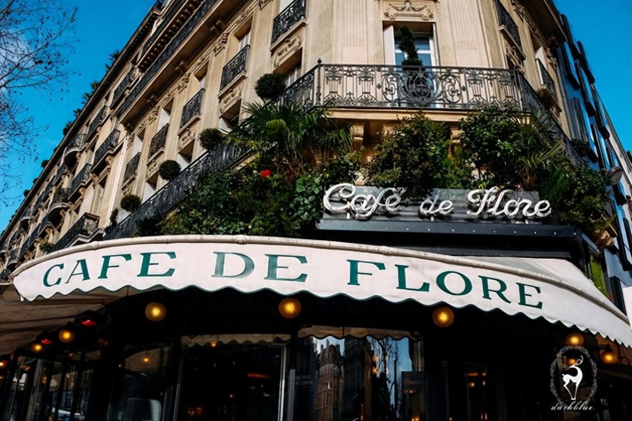 do in paris: in Paris, experience the magic of architecture