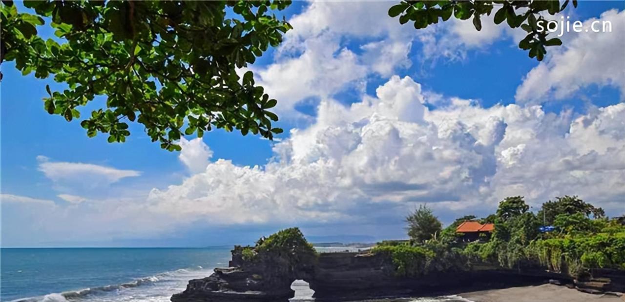 indonesia kuta beach: Indonesia's top ten tourist attractions