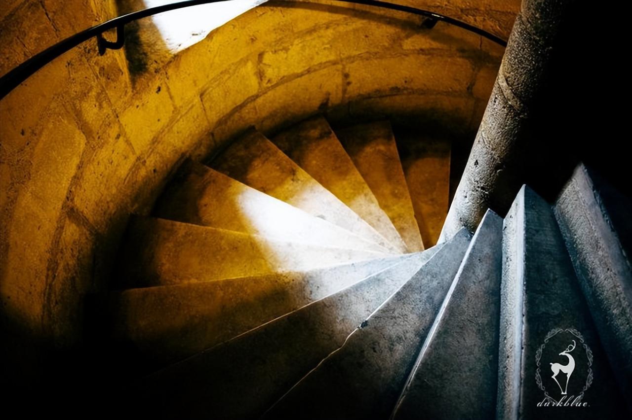 do in paris: in Paris, experience the magic of architecture