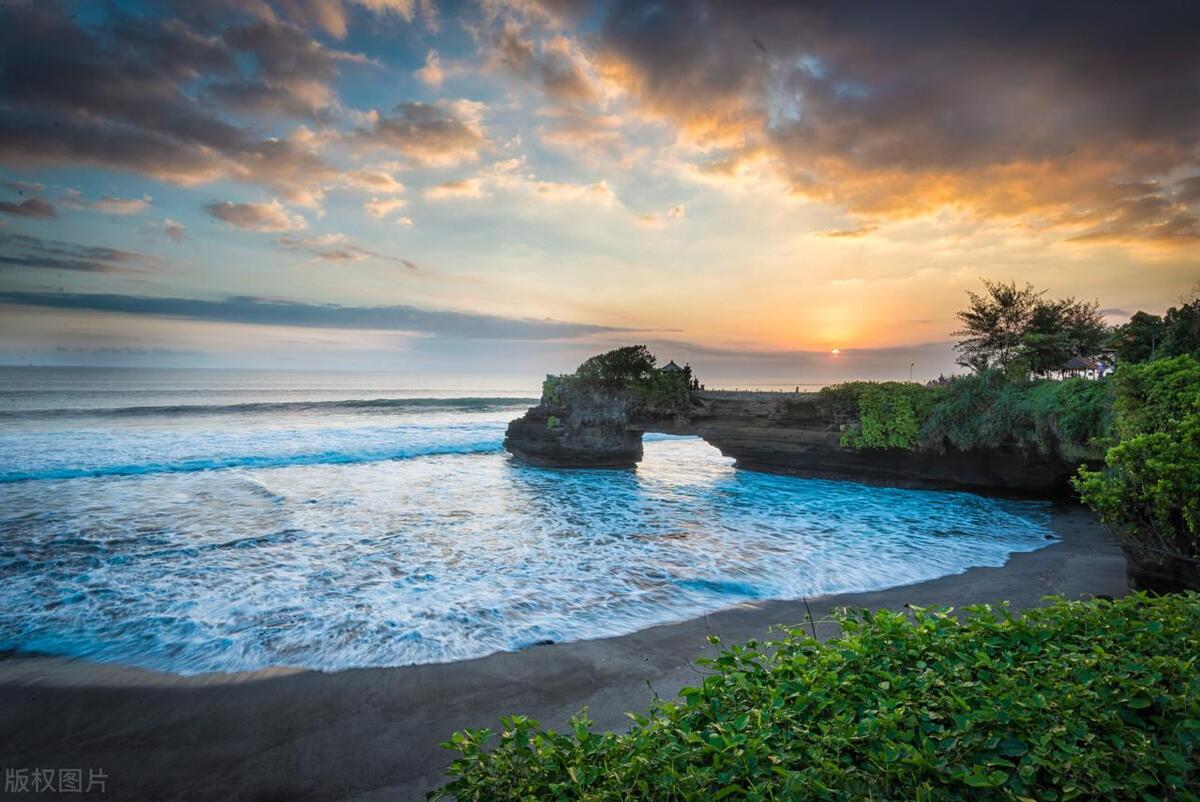 Bali Kuta Beach: The Charming Appeal of a Tropical Paradise