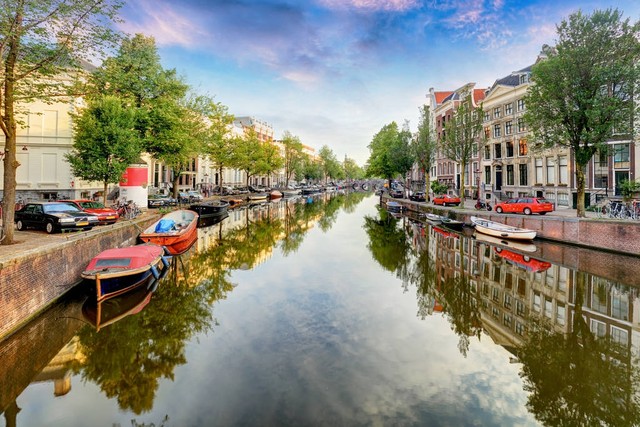 places stay amsterdam: Amsterdam, a world-famous tourist destination